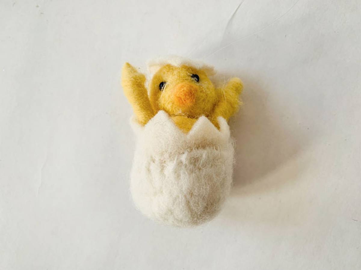 Tovet Påskekylling i Egg 