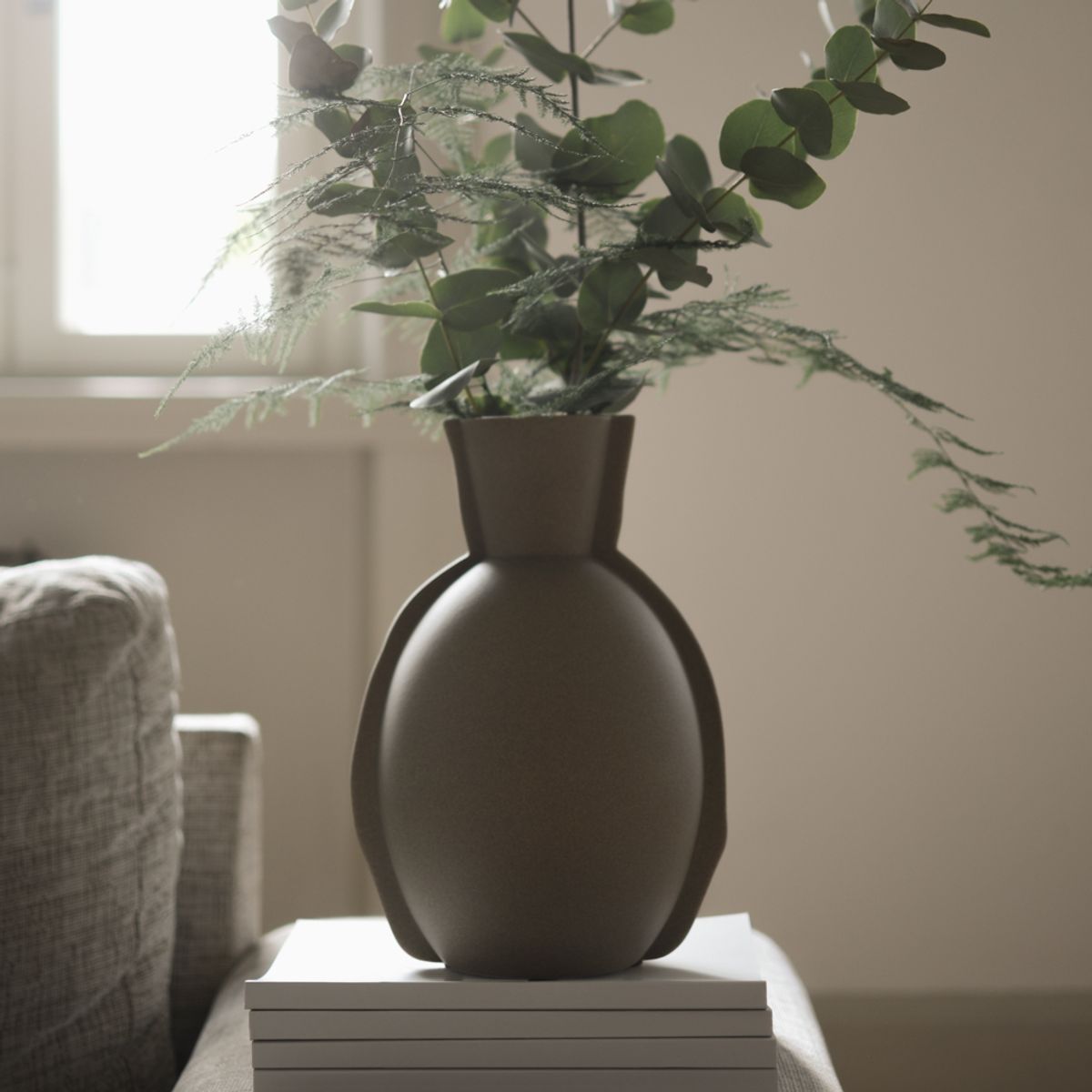 Edge vase, taupe