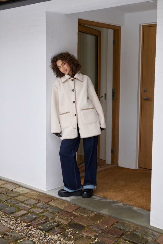 KAlinn reversible teddy jacket, whisper white/desert taupe