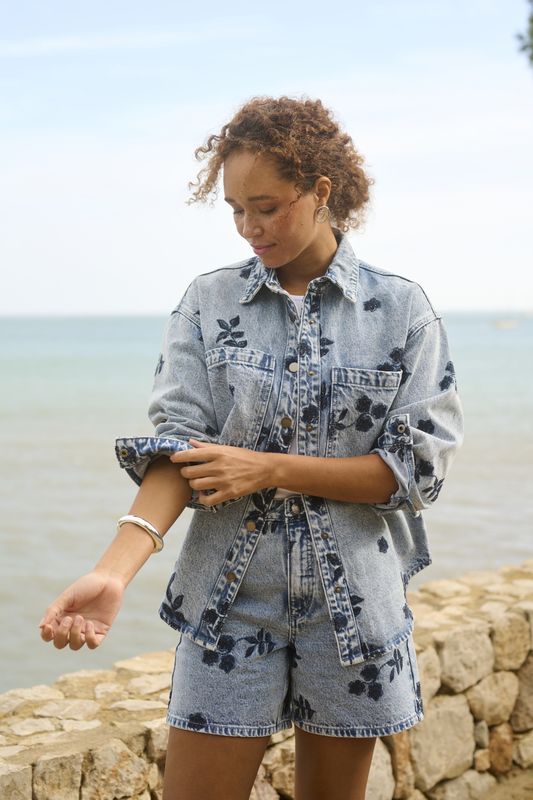 KAbabena denim shorts, blue denim w/navy flower