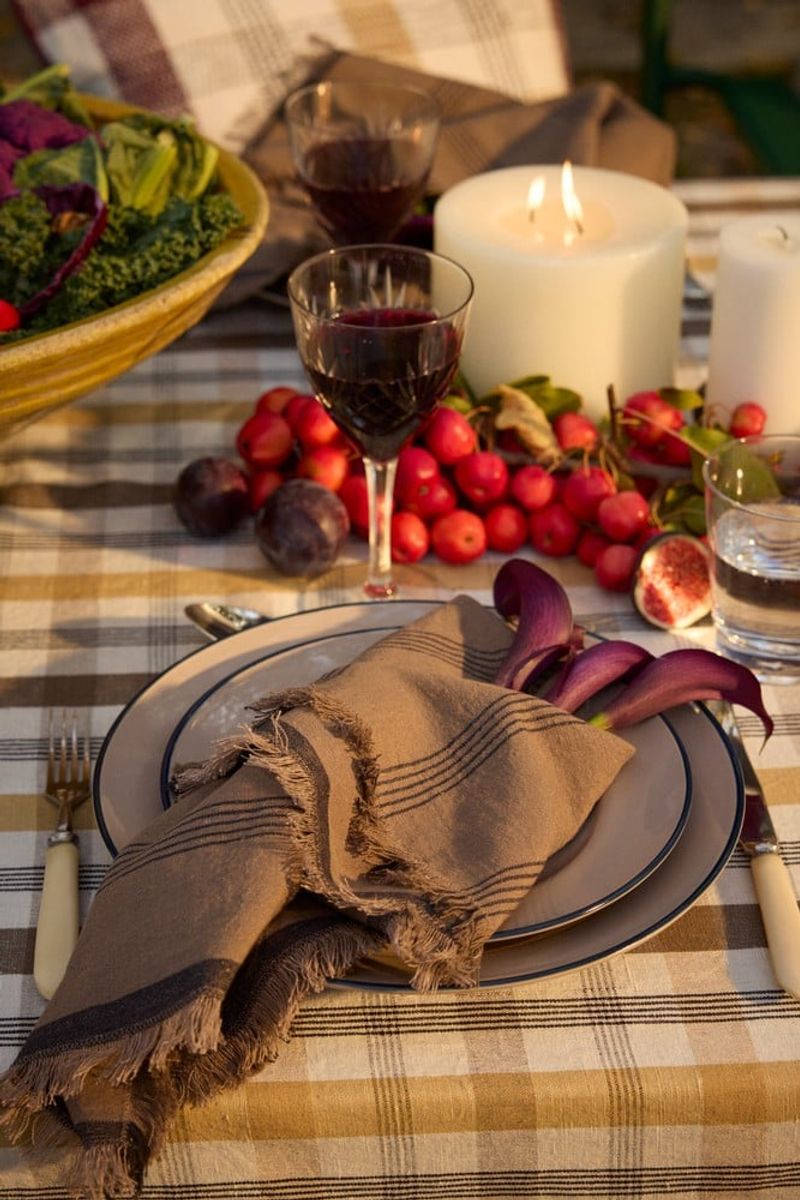 Striped linen/cotton napkin, stone/black